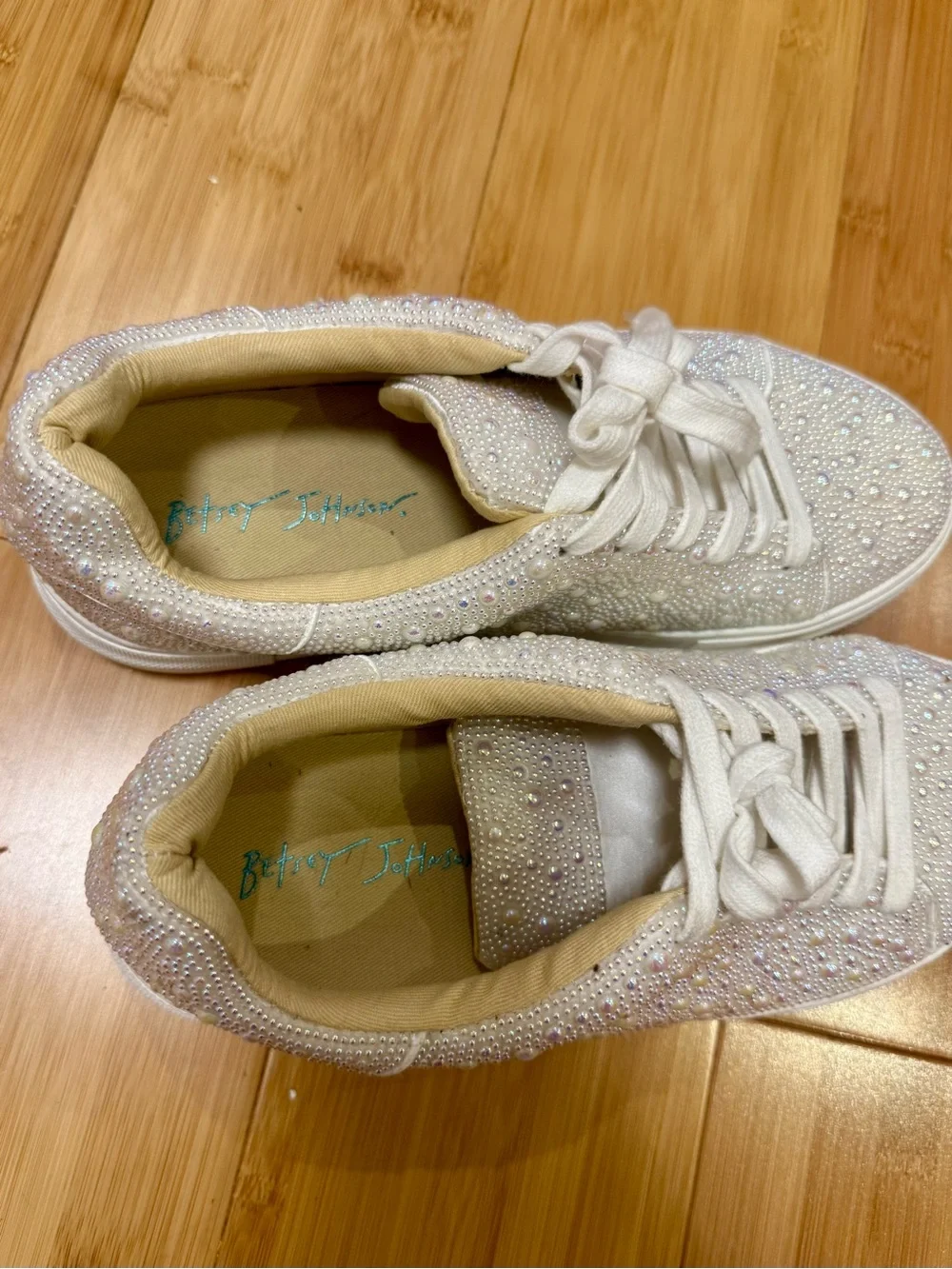Betsey Johnson White Crystal Pearl Embellished Sneakers Wm Sz 7.5M